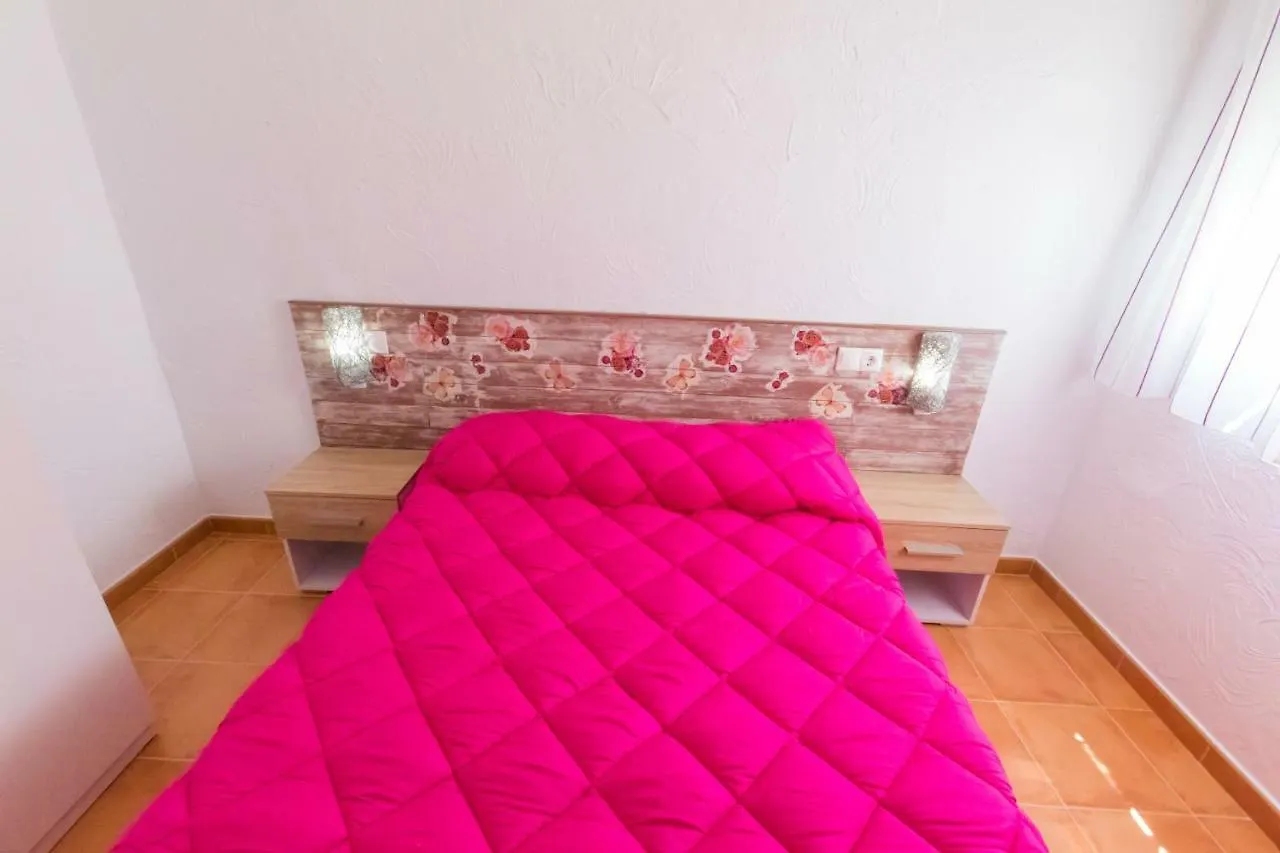 Alojamientos Madrigal 1 Y Madrigal 2 Burunchel Holiday home